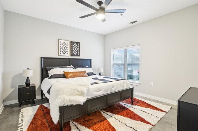 Building Photo - 2505 Thornton Rd