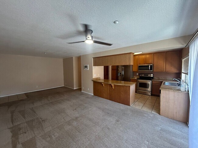 Building Photo - 615 Fredricks Ave
