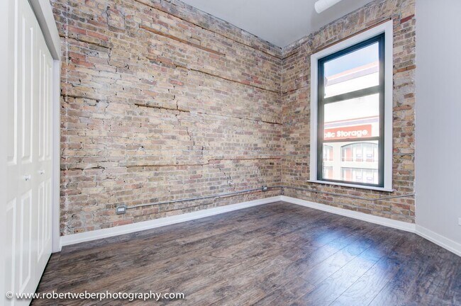 Building Photo - 357 W Chicago Ave