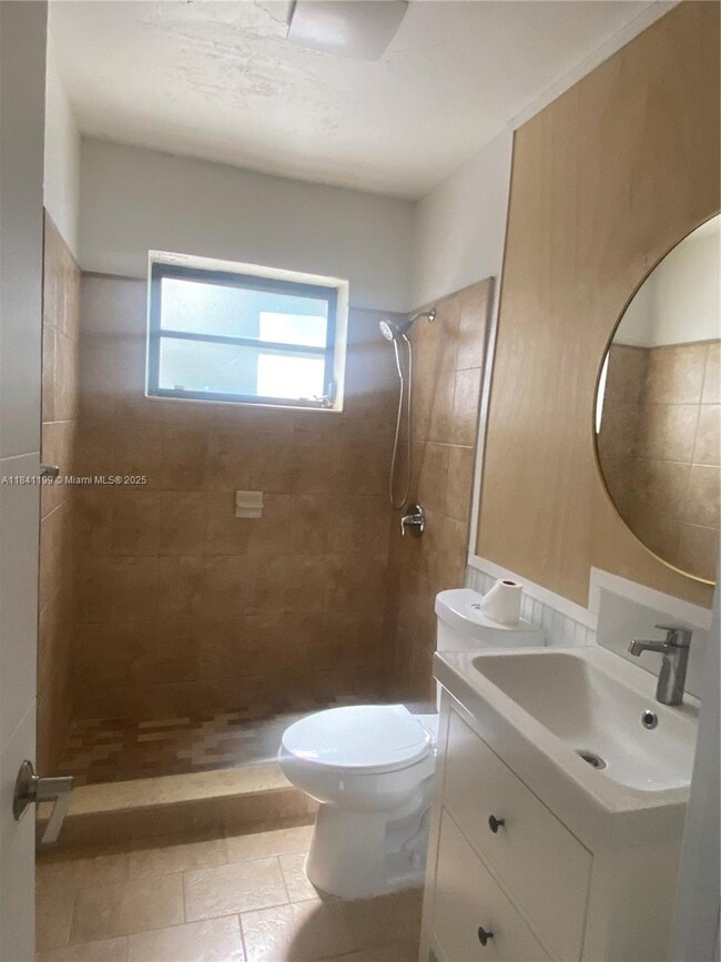 Building Photo - 2401 SW 84th Ave