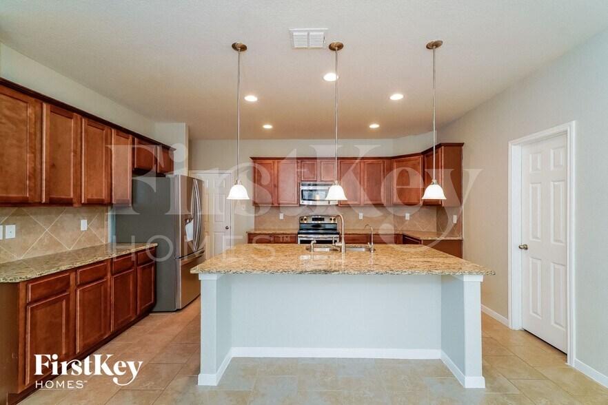 Building Photo - 3014 Night Flight