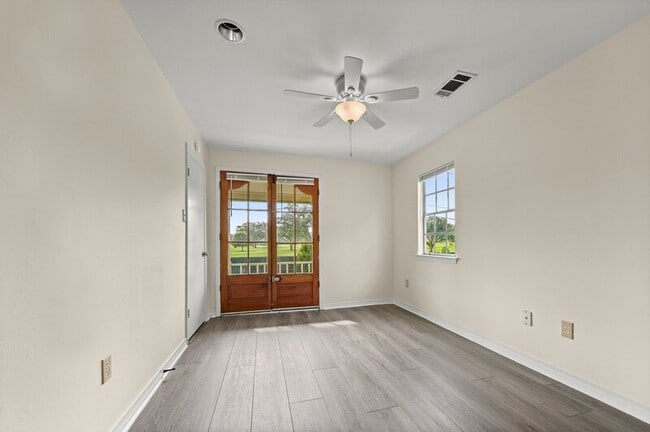 Building Photo - 2662 Brentwood Dr