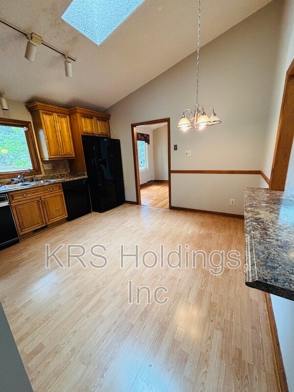 Building Photo - 8416 Summit Acres Dr