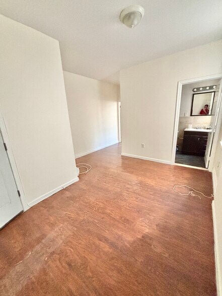 Building Photo - 1025 Mount Vernon St