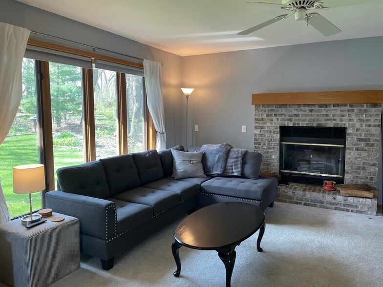 Living Room - 2714 Wentworth Dr