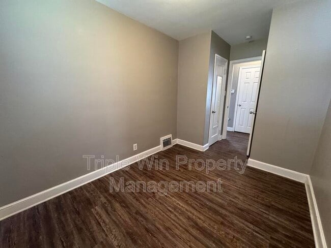 Building Photo - 1629 Talisman Ln