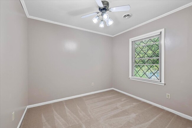 Building Photo - Beautiful 3 Bedroom Home in North Chesterf...