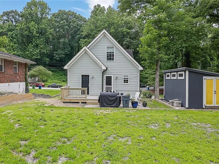 Building Photo - 41 Spring Ln NW