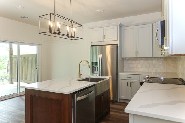 Building Photo - 1797 E Rex Rd