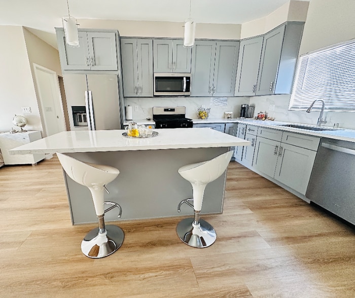 Building Photo - 8436 Oakdale Ave