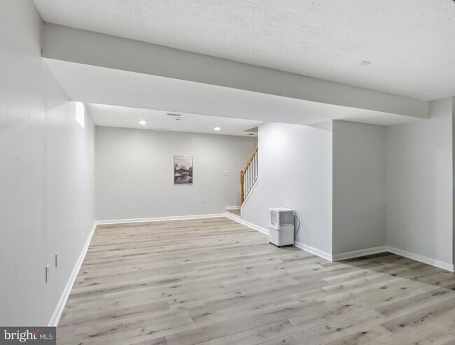 Building Photo - 8 Quails Nest Ct