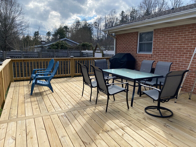 Building Photo - 37 Pisgah Dr