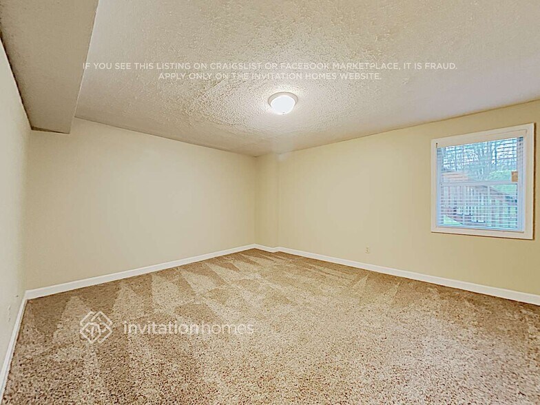 Building Photo - 2875 Winchester Dr