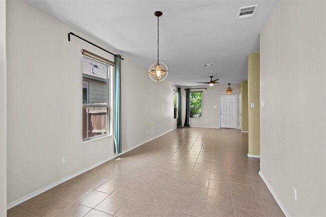 Building Photo - 133 Carlina Lp