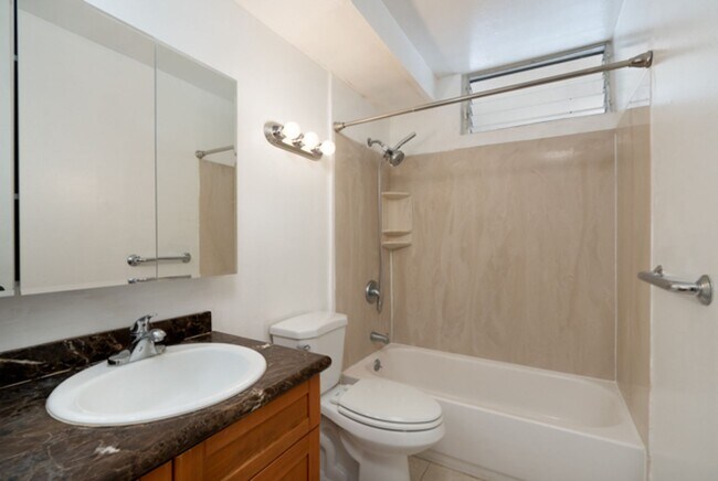 Building Photo - Modern, Fully Updated 1BR at the Gateway to Waikiki – ALL UTILITIES INCLUDED!