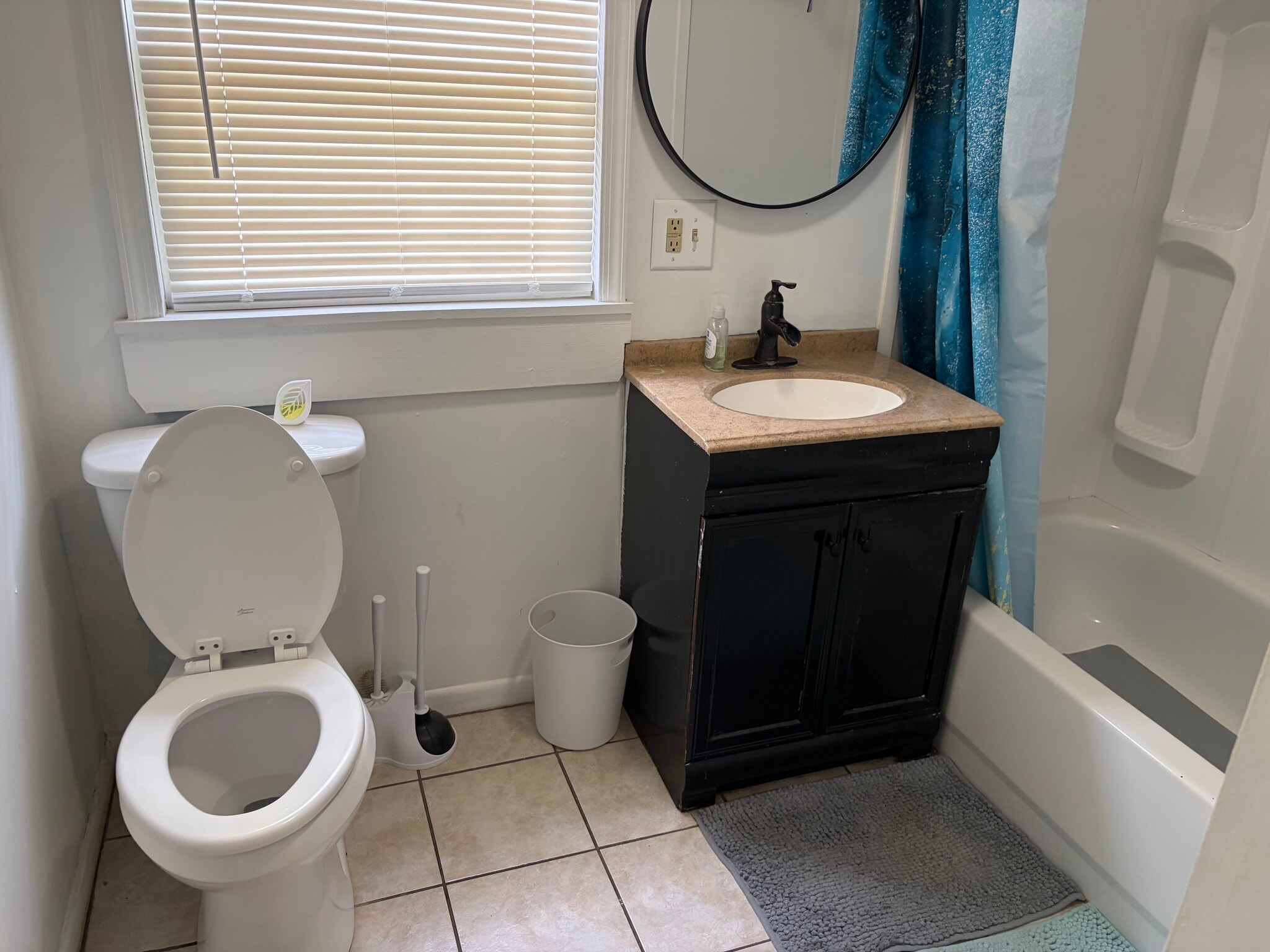 Bathroom - 3319 Campbell Avenue