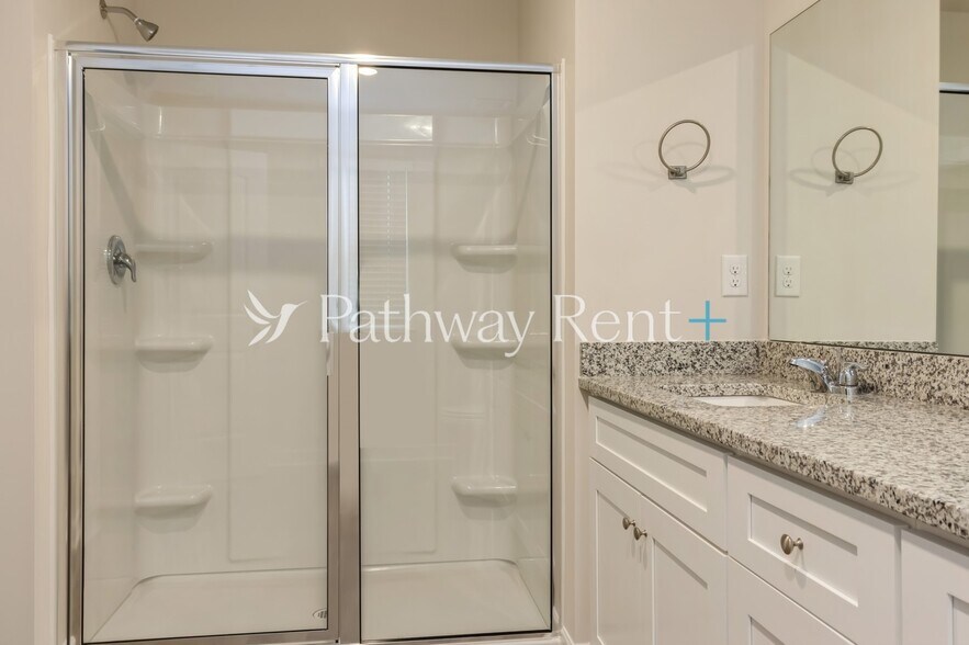 Building Photo - 3510 Quintana Dr