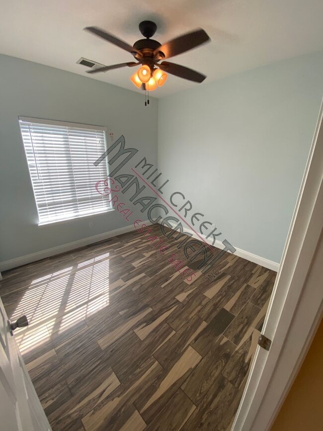 Building Photo - Lovely 3 Bed/2 Bath w/Yard Care Included L...