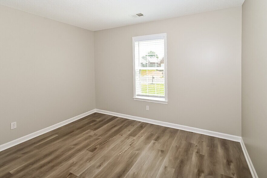 Building Photo - 7753 Meadow Ridge Ln