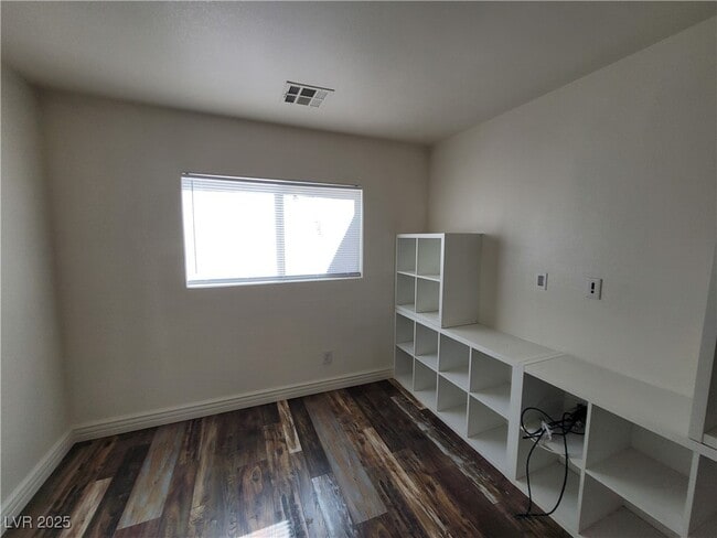 Building Photo - 10799 Flame Vine Ct