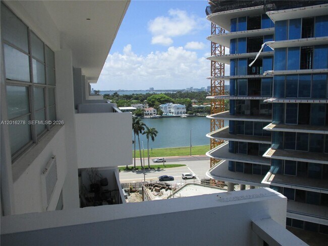 Building Photo - 5313 Collins Ave