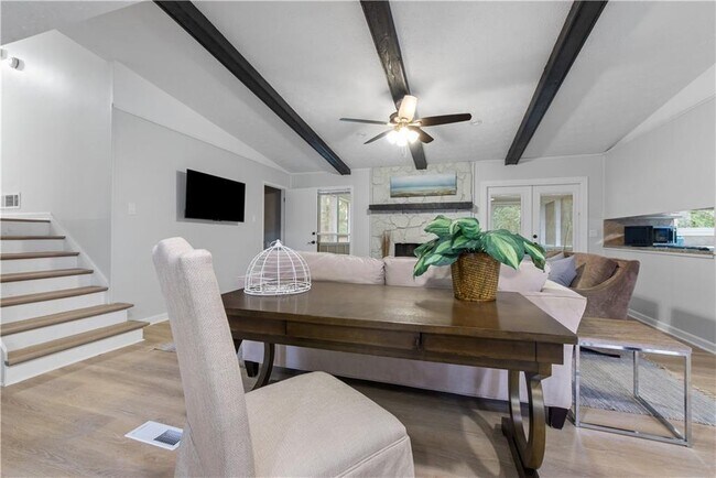 Building Photo - 2532 Hidden Hills Dr