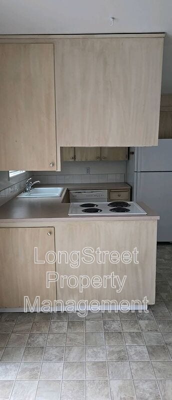 Building Photo - 2307 Newton St