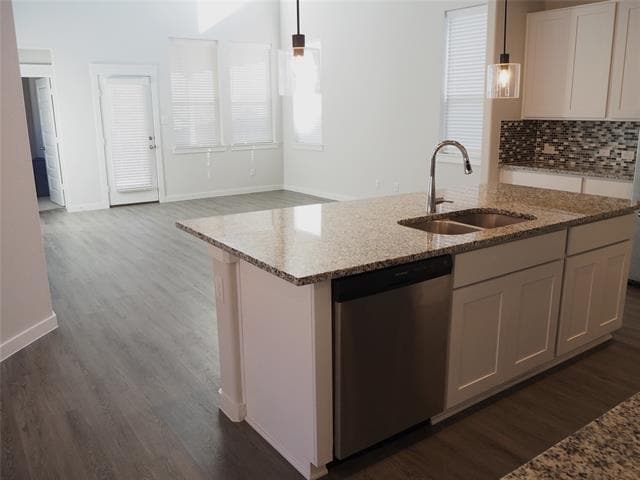 Building Photo - 2502 Sun Grove Rd