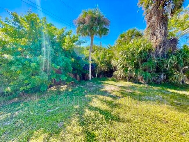 Building Photo - 1719 Florence Ave