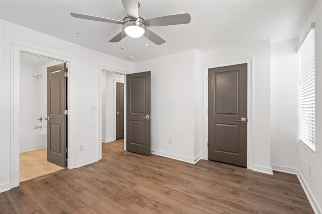 Building Photo - 416 Burton Dr