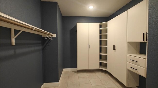 Building Photo - 514 Faith Dr