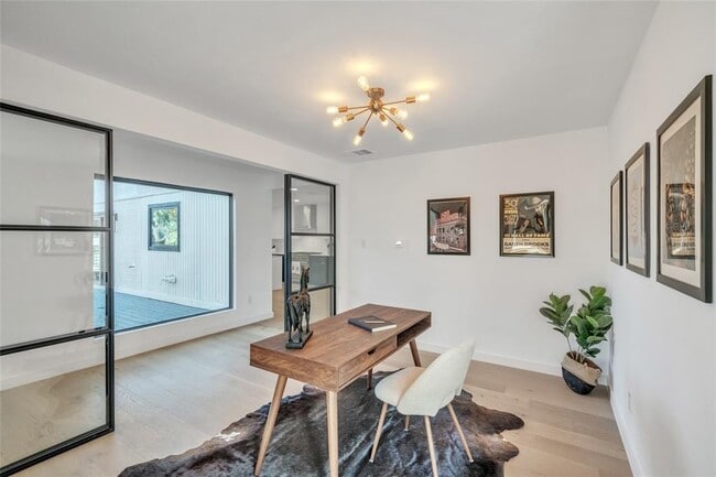 Building Photo - 2100 Apricot Glen Dr