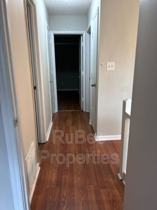 Building Photo - 6024 Spanish Oak Rd