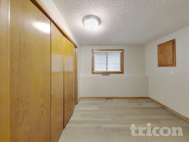 Building Photo - 4350 Thornhill Ln