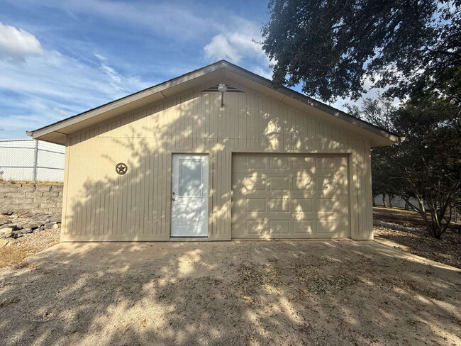 Building Photo - Tranquility Meets Flexibility — Canyon Lak...