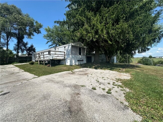 Building Photo - 201 Pear St