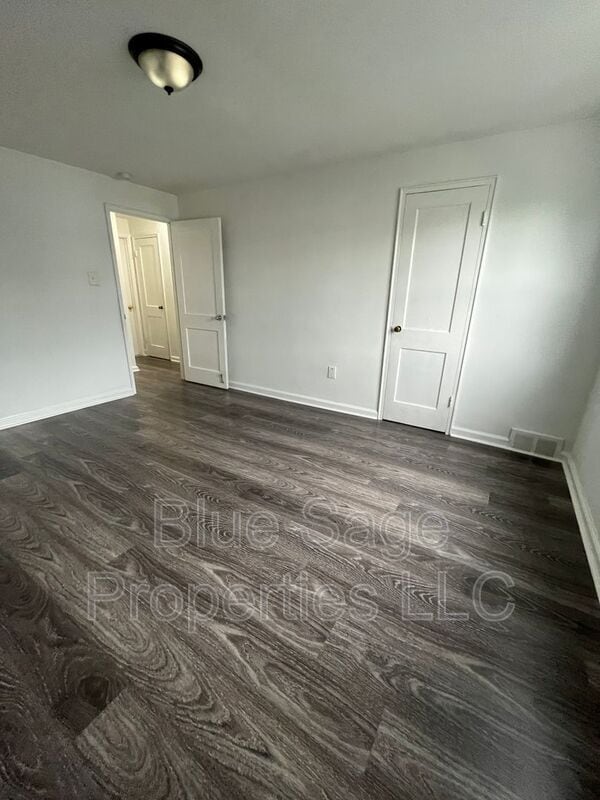 Building Photo - 25 Windsor Ln