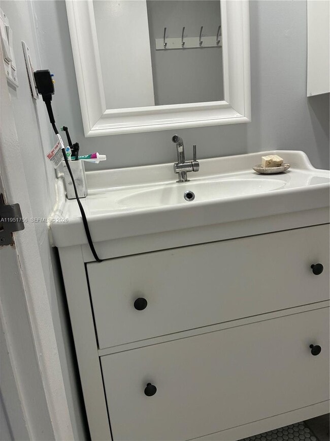 Building Photo - 1985 S Ocean Dr