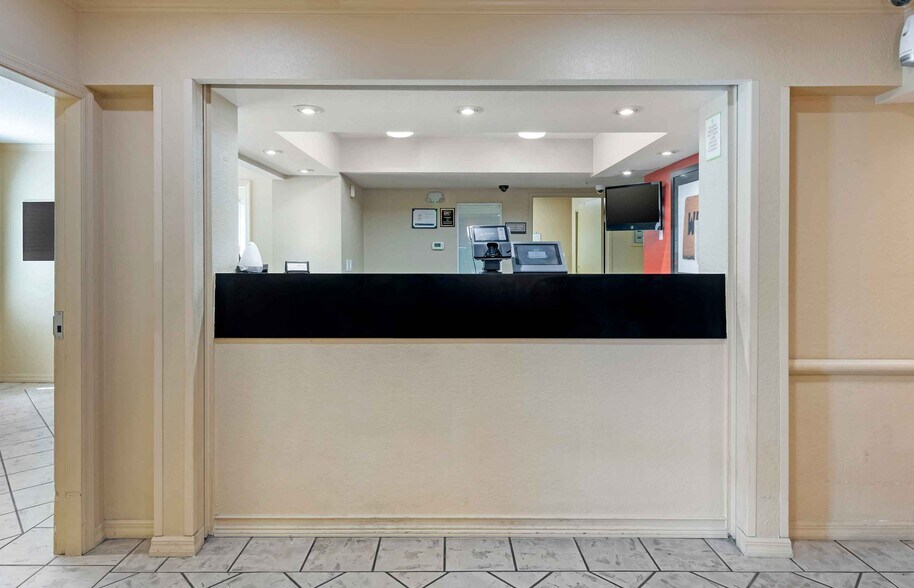 Building Photo - Furnished Studio-Orlando - Southpark - Equity Row