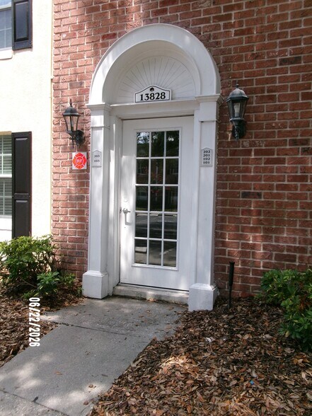 Building Photo - 13828 Orange Sunset Dr
