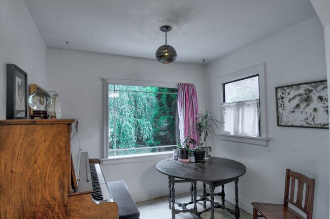 Building Photo - Charming 1-Bedroom Unit in Eastside Olympia