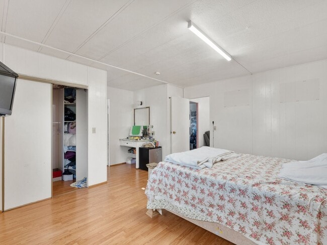 Building Photo - Cozy 3 bedrooms, 2 bathrooms, cover patio and carport available in San Marcos