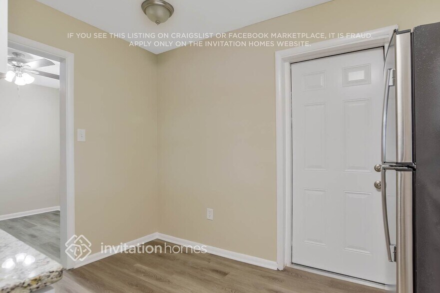 Building Photo - 6202 Balboa Dr