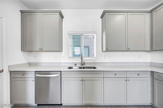 Building Photo - 4054 E Tonopah Ave