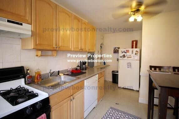 Primary Photo - 24 Brock St