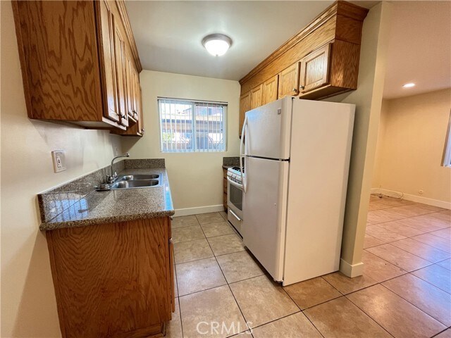 Building Photo - 4329 E 55th St