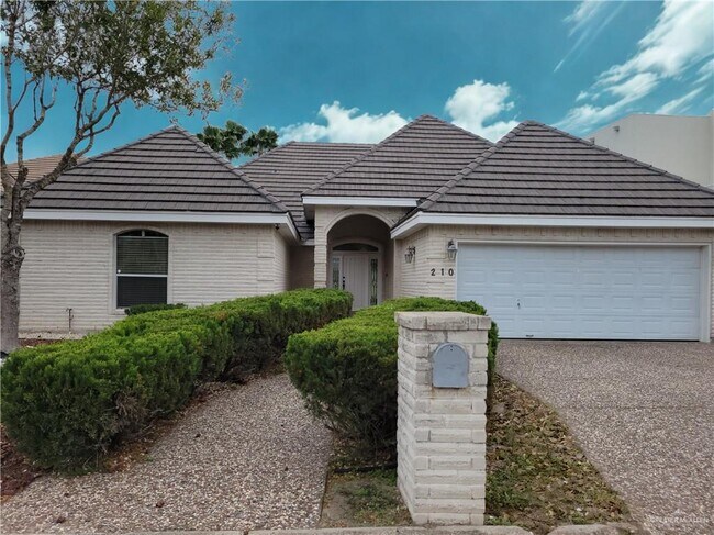 Primary Photo - 210 Rio Grande Dr