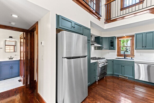 Building Photo - Beautiful 2 Bedroom 2 Bathroom Near Down Town Loveland