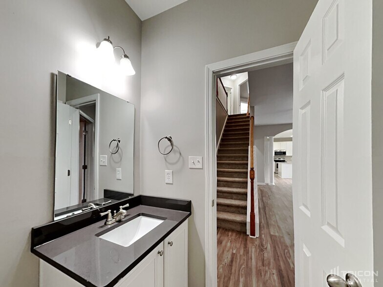 Building Photo - 2834 Oakdale Pasture Dr