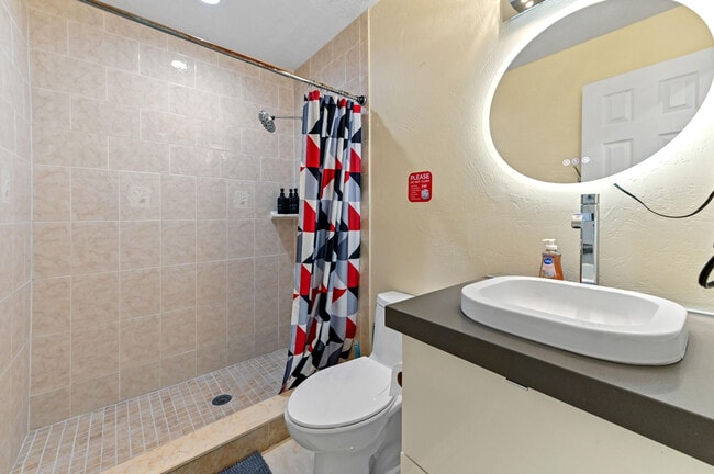 Building Photo - 2128 Dock St